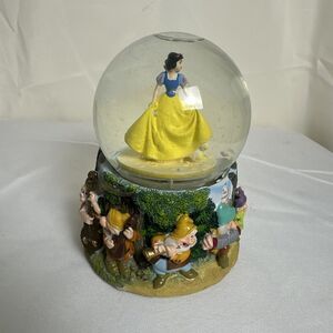 Disney Snow Globe Snow White Seven Dwarfs Music 6" Plays Fur Elise TESTED